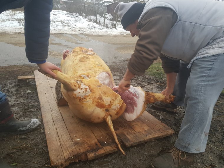 Elfelejtjük a karácsonyi disznóvágást?