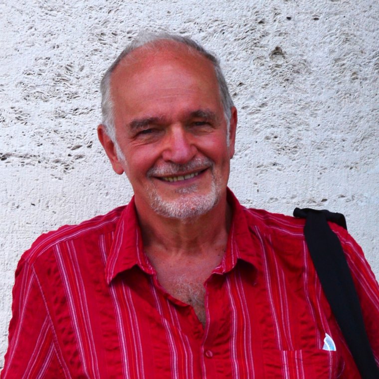 A sorozatgyártás a zenében sem művészet – beszélgetés Kürthy András világhírű operarendezővel