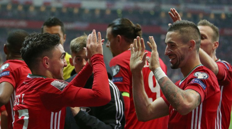 Több lengyel, kevesebb albán meccset!