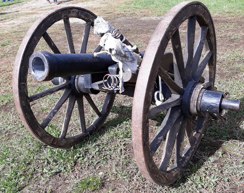 Agyudörej. Az évszázados fegyverek most is megszólaltak •  Fotó: Nánó Csaba