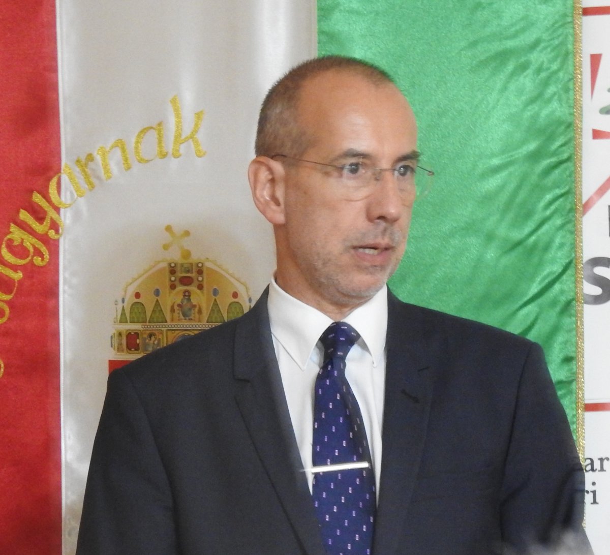 Lőrinczi Zoltán: a diplomáciábankicsit bajban vagyunka tényekkel •  Fotó: Makkay József