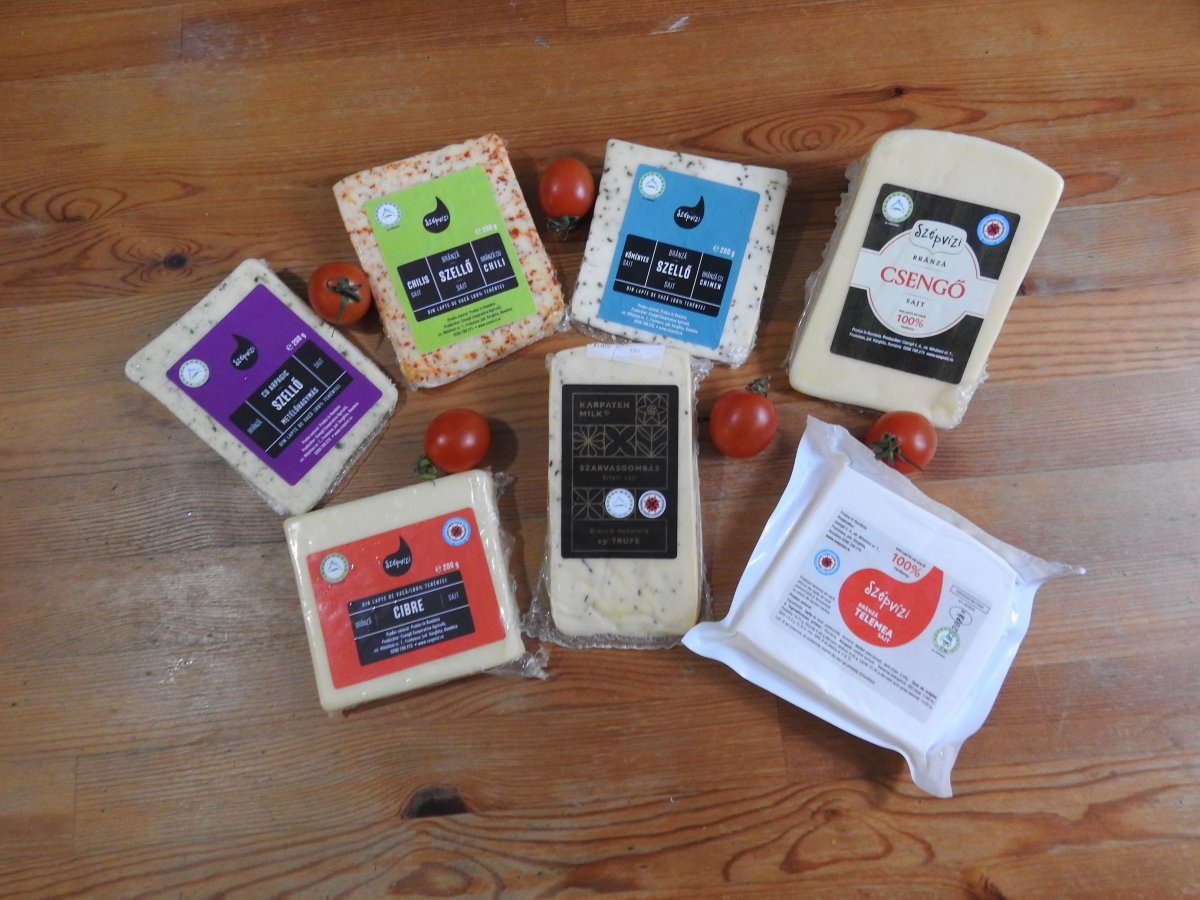 A legismertebb szépvízi sajtok. Van közöttük több fűszeres ínyencség is •  Fotó: Makkay József