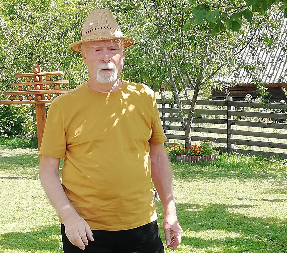 Vinczeffy László a festészetet, a grafikát és a szobrászatot társítja •  Fotó: Somogyi Botond