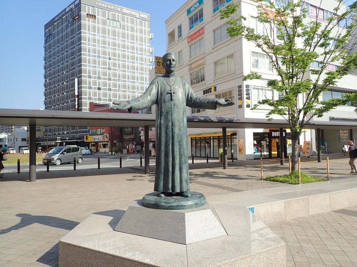 Xavéri Szent Ferenc szobra a japán Oita városában 