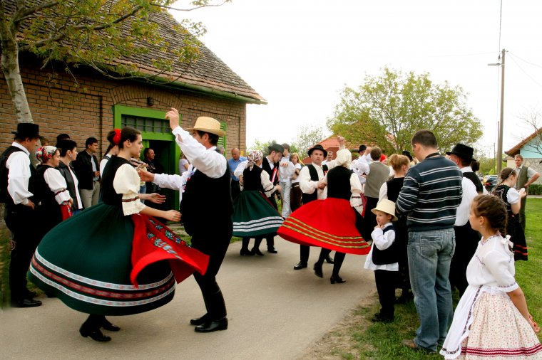 Húsvéti szokások Baranyában: zengői és bólyi hagyományok