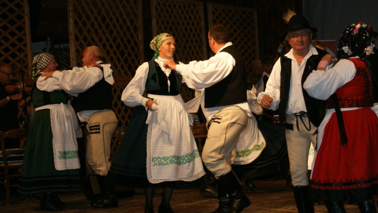 Mikházán felsőfokon: a Hagyományok Háza első szabadegyeteme a Nyárád mentén