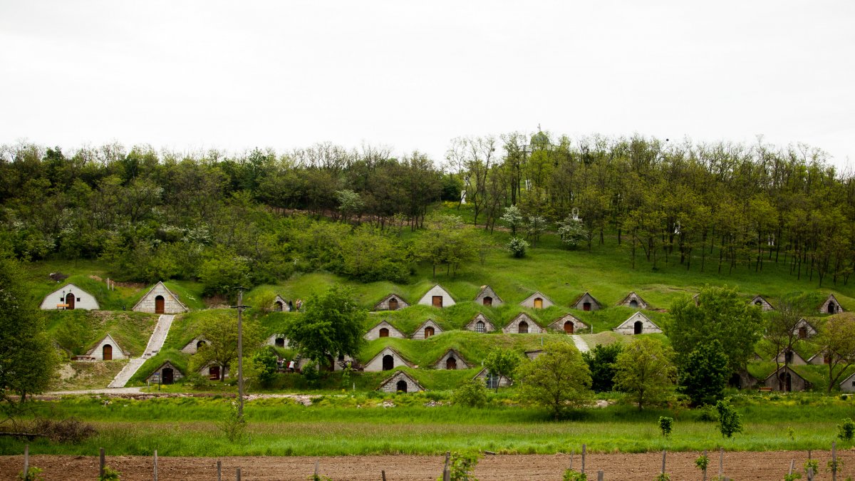 A hercegkúti pincesor 2002 óta a világörökség része &bullet;  Fotó: Götz Pincészet