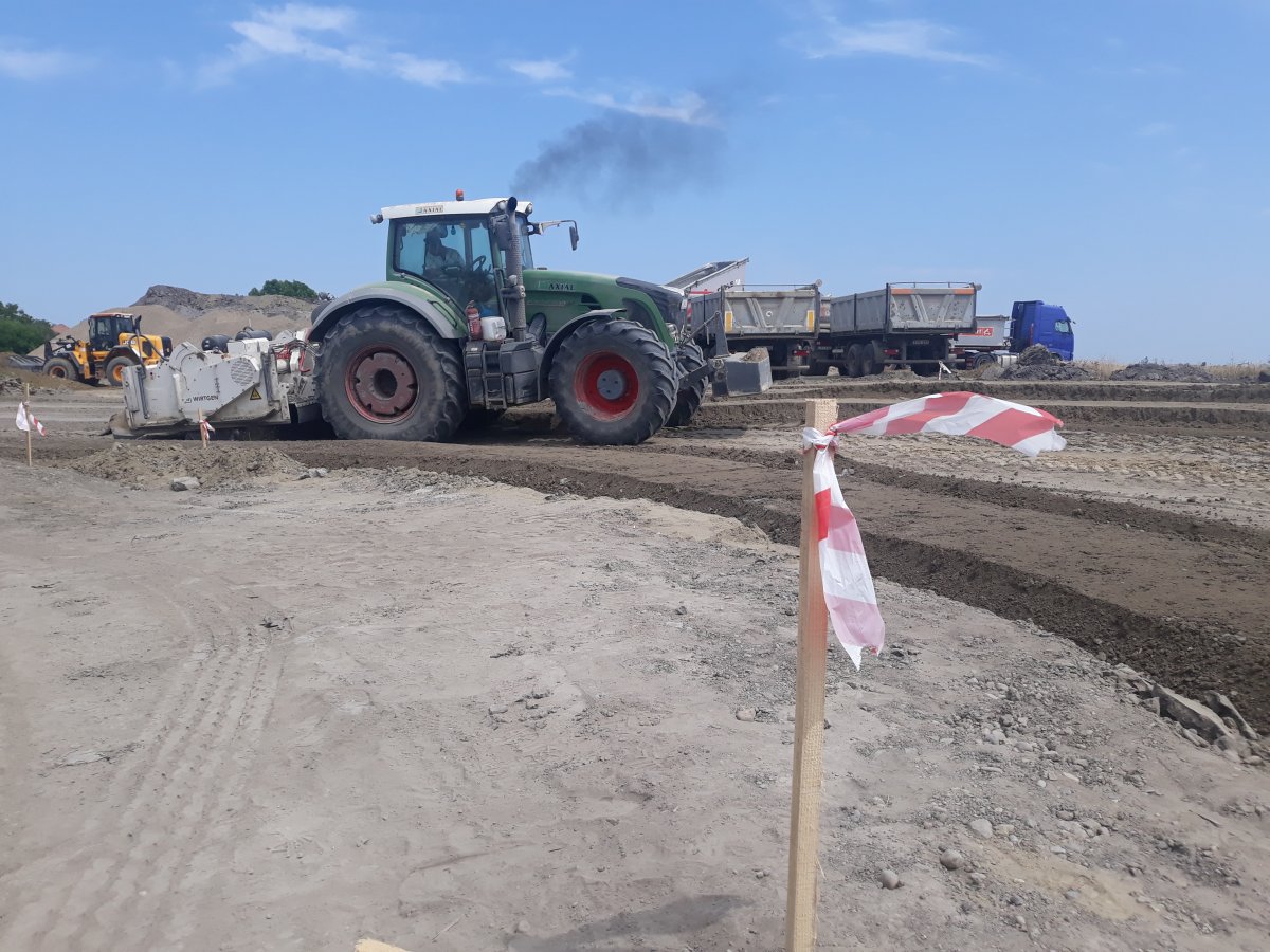 Gőzerővel épül az új magyar–szerb határátkelő a hármas határ közelében &bullet;  Fotó: Szucher Ervin