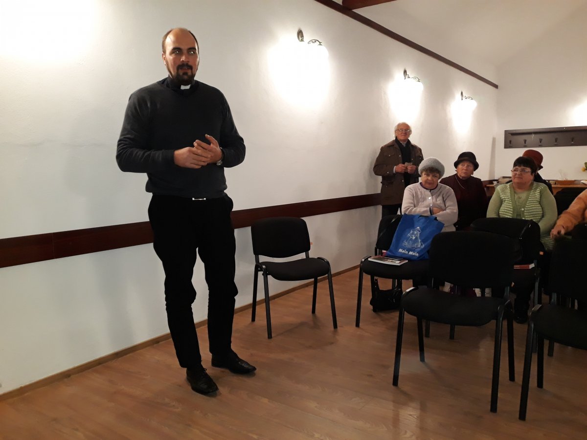 Korodi Levente türkösi evangélikus lelkész nem szól meg senkit, aki a templomban tapsol &bullet;  Fotó: Szucher Ervin