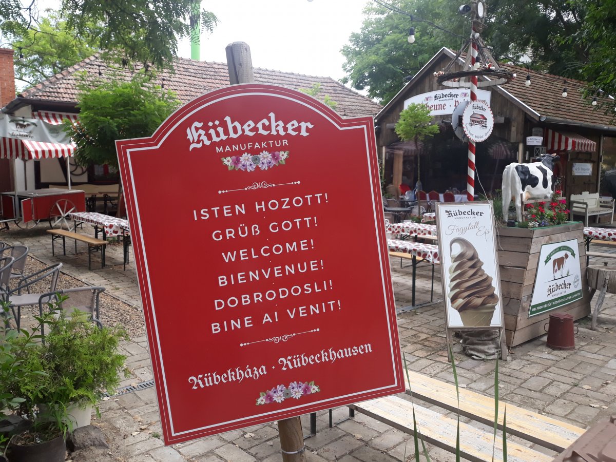 Kübekházi falatozó. Ez a falucska maradt meg a mai Magyarország területén &bullet;  Fotó: Szucher Ervin