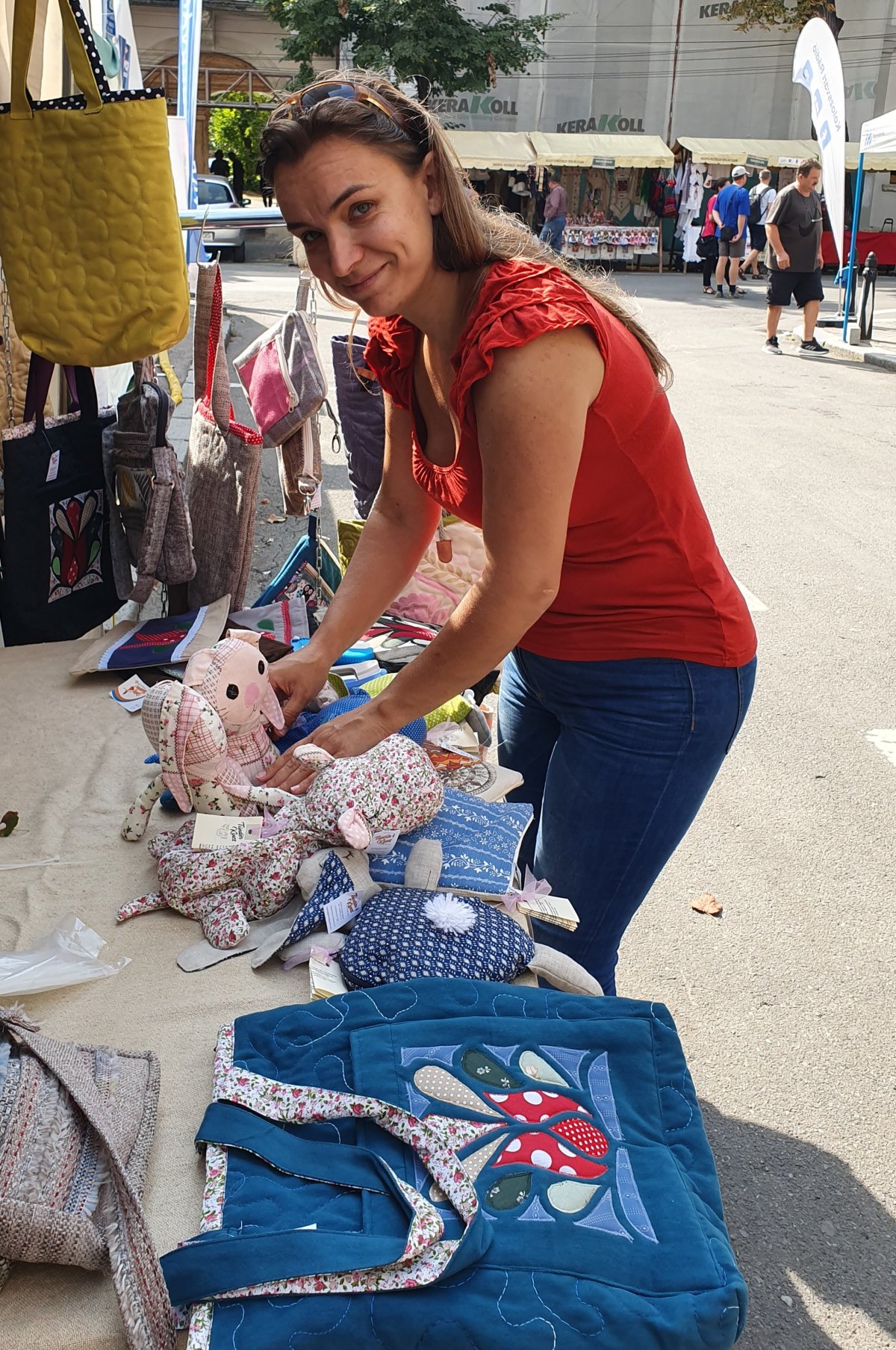 Sass Boglárka újrahasznosítható anyagokból készíti munkáit &bullet;  Fotó: Facebook