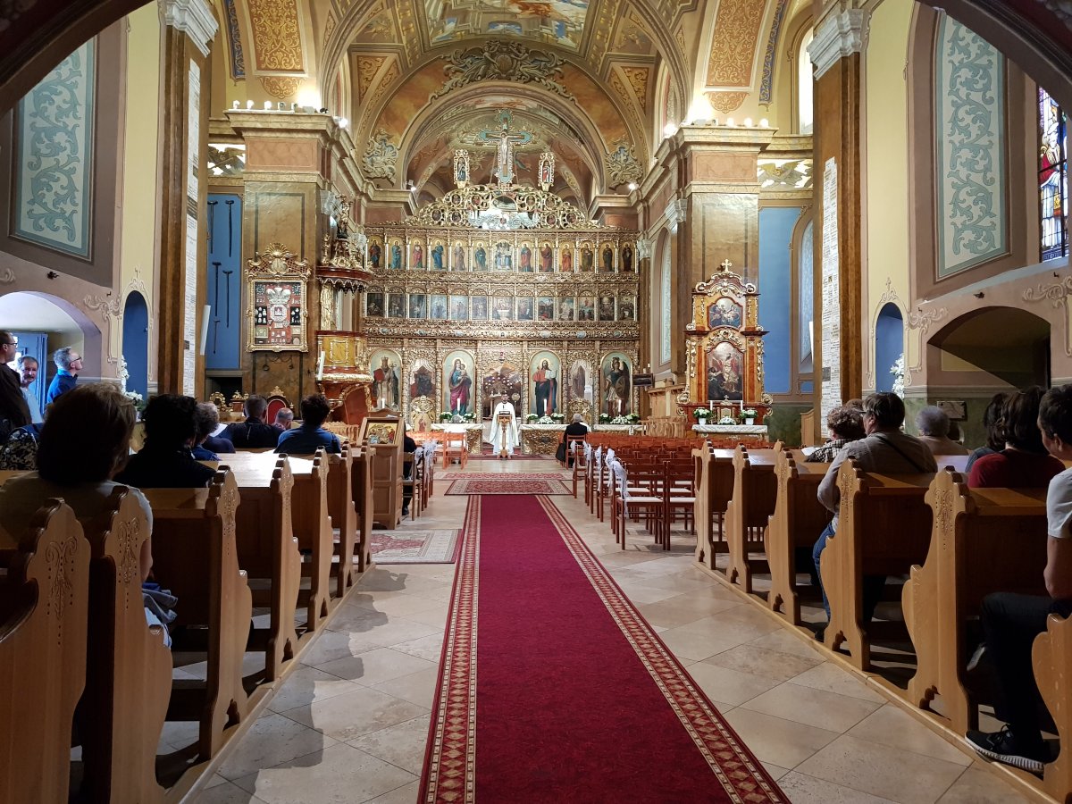 Szentmise. A partiumi és a nyírségi görögkatolikus világ egyik leglátogatottabb nemzeti kegyhelye ma is a máriapócsi kegytemplom &bullet;  Fotó: Makkay József