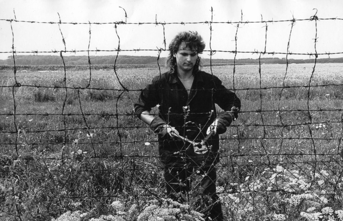 A Keletet és Nyugatot elválasztó szögesdrót korábban sok emberéletet követelt &bullet;  Fotó: Archív