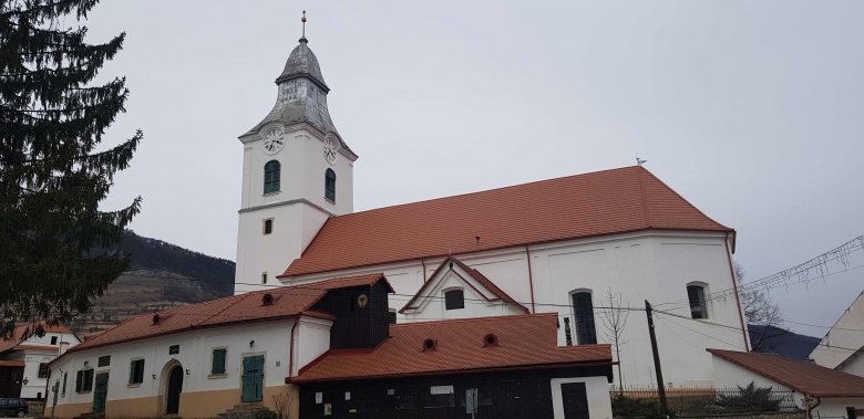 Az unitárius templomot önerőből újították fel az egyházközség tagjai •  Fotó: Makkay József