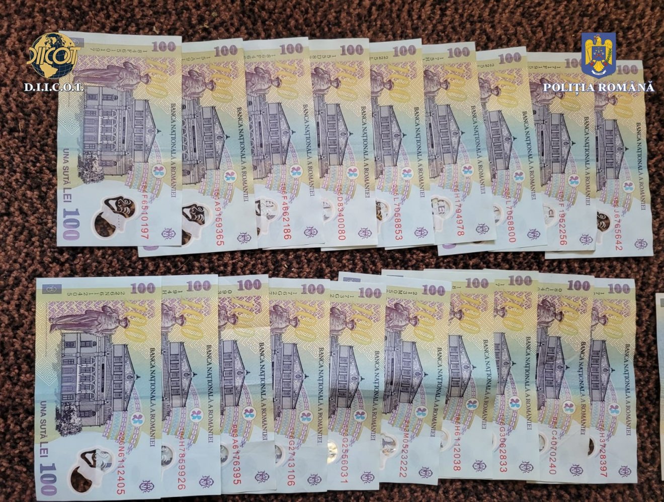 Bákói dílerektől elkobzott pénz •  Fotó: DIICOT
