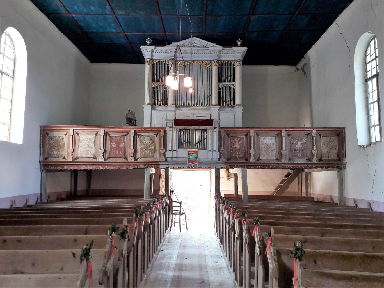 A református templombelső az orgonával •  Fotó: Ferkó Zoltán