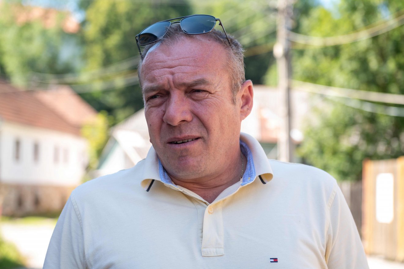 Ladányi Péter Sándor református lelkipásztor hívek nélkül is hisz a verespataki magyar fejlesztésekben •  Fotó: Kiss Gábor
