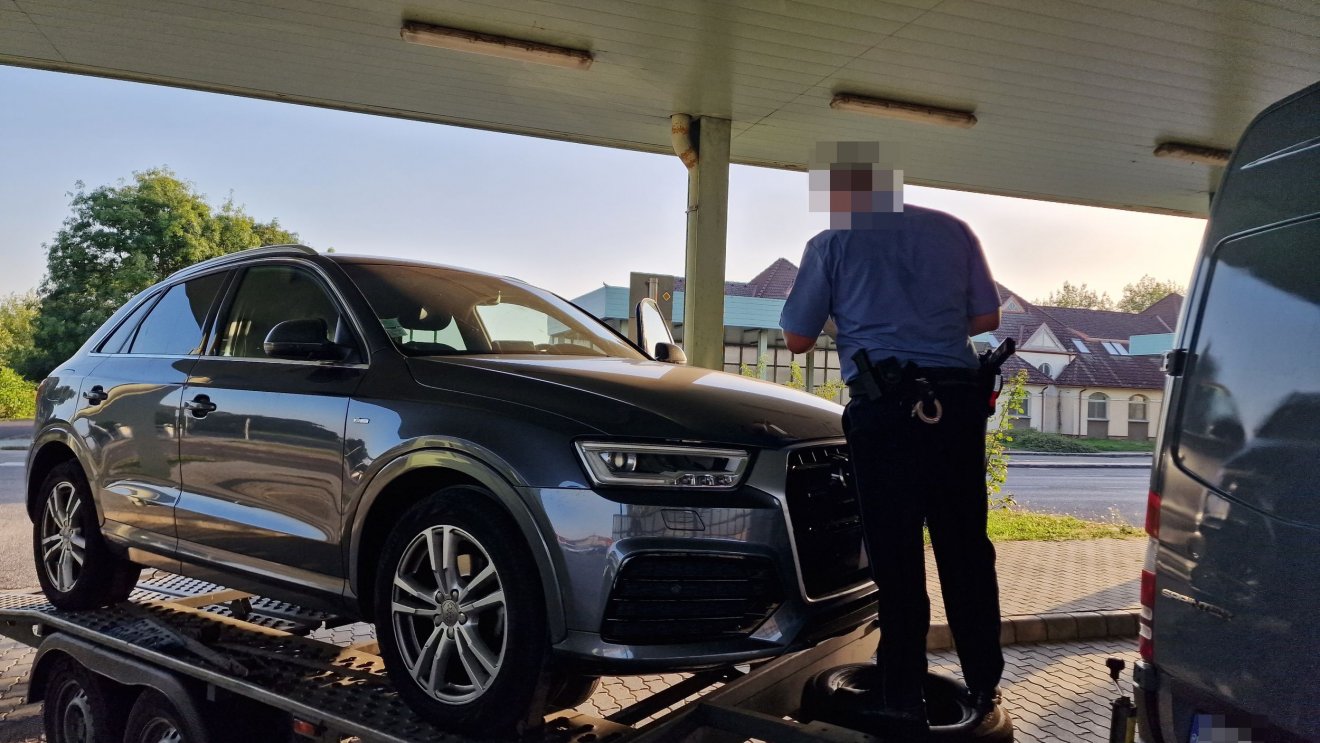 Legtöbbször a határátkelőknél bukkannak rá a lopott kocsikra •  Fotó: Police.hu