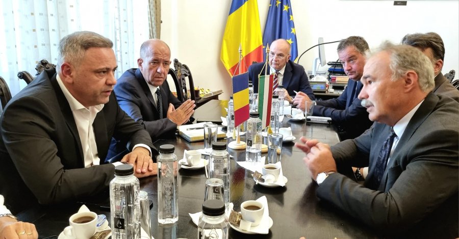 A két miniszter az uniós környezetvédelmi előírások alkalmazásának elhalasztásáról is egyeztetett •  Fotó: Román Mezőgazdasági Minisztérium