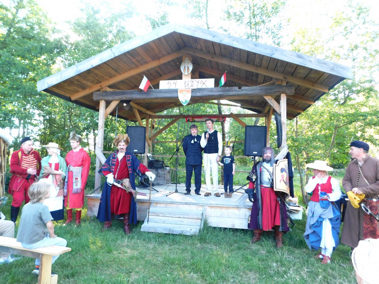 Bartek Siedlar megköszönte a tanyájára érkezett magyar adományt •  Fotó: Báthory-Ben Hagyományőrző Egyesület