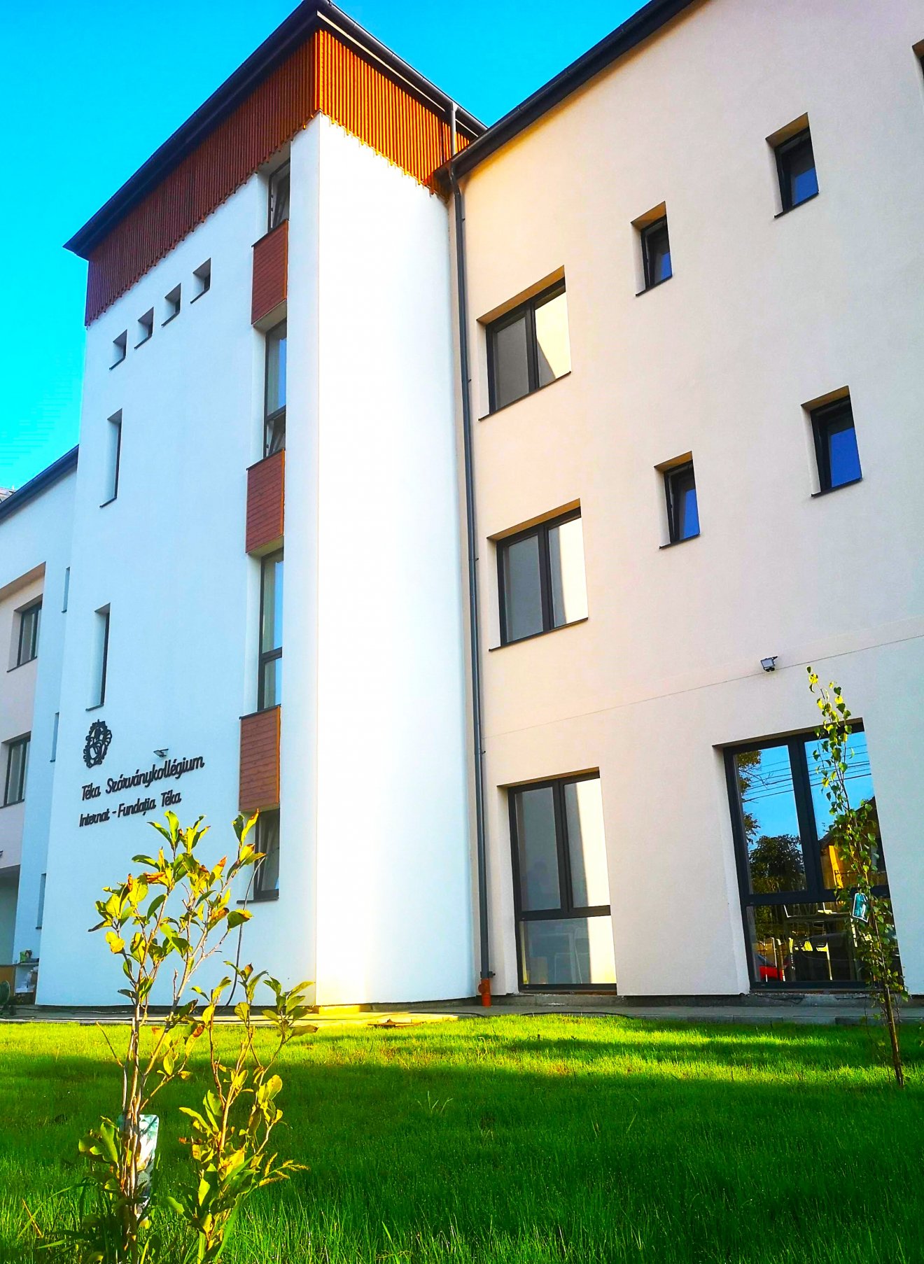 A vasárnap felavatásra kerülő felújított és kibővített épületszárny •  Fotó: Téka Alapítvány