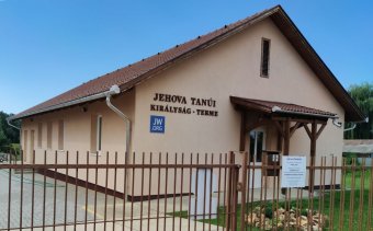 Emlékművet emelhetnek Berlinben a náci korszakban üldözött Jehova Tanúi vallási közösségnek