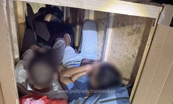 Szokásos módszer: Magyarországra tartó 53 külföldi vendégmunkást fedeztek fel teherautók csomagterében a román határőrök