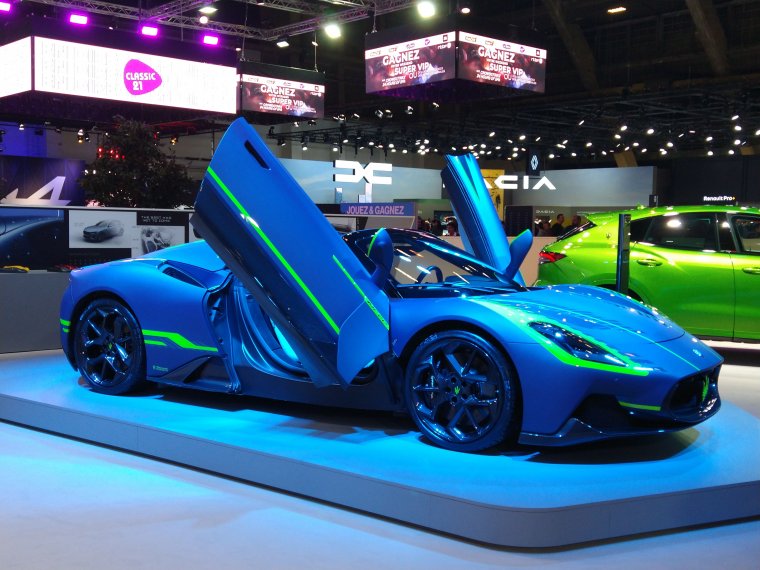 Teret hódítanak az elektromos járművek – látogatóban a 100.  brüsszeli autószalonon