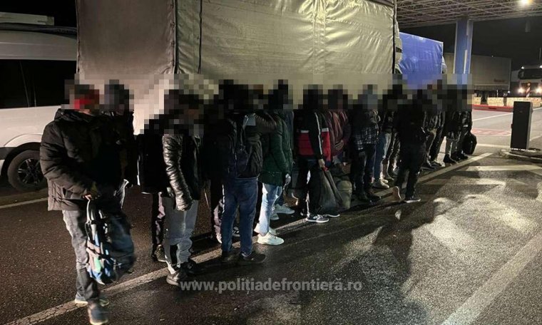 Egy tucat pakisztáni, etiópiai és afgán próbált meg illegálisan Romániából Nyugatra távozni, de csak Nagylakig jutottak