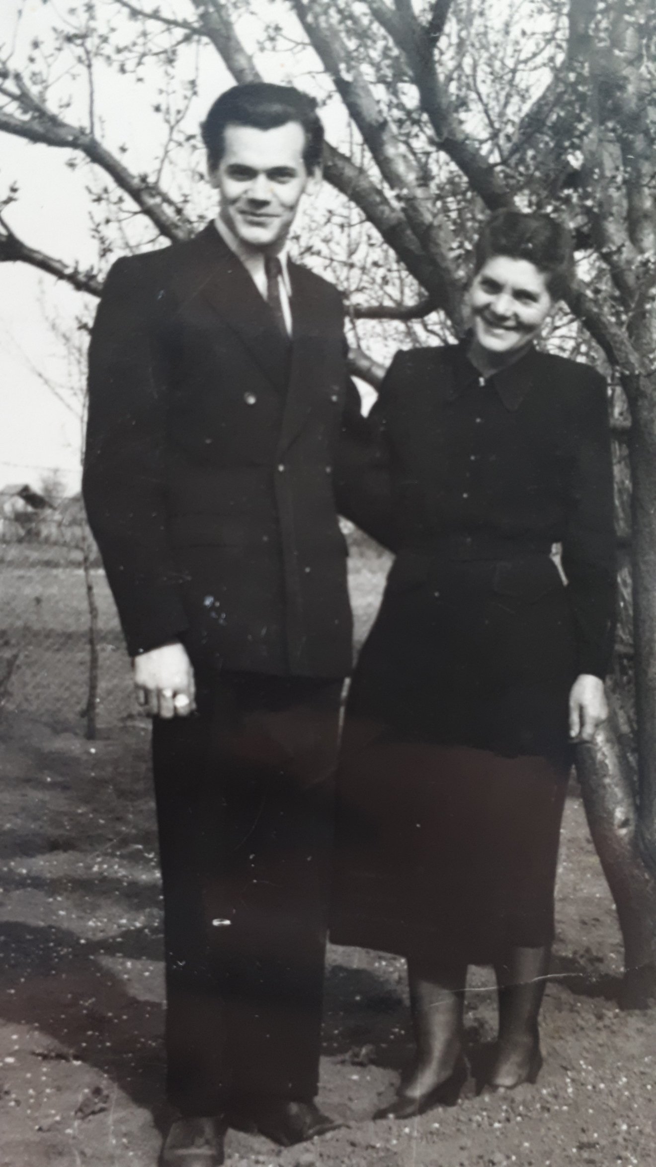 Jákváry László édesanyával 1949-ben •  Fotó: Jákváry László hagyatéka