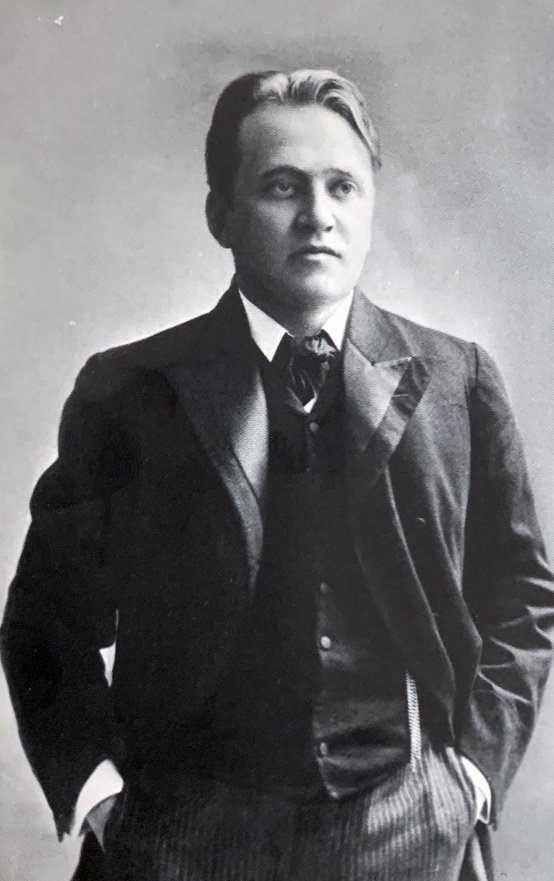 Janovics izig-vérig kolozsvárivolt, noha Kárpátalján, Ungváronszületett •  Fotó: A Magyar Színészet Nagy Képeskönyve