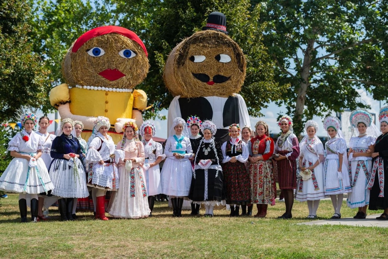 Mezőkövesdi násznép • Fotó: Hagyományok Háza