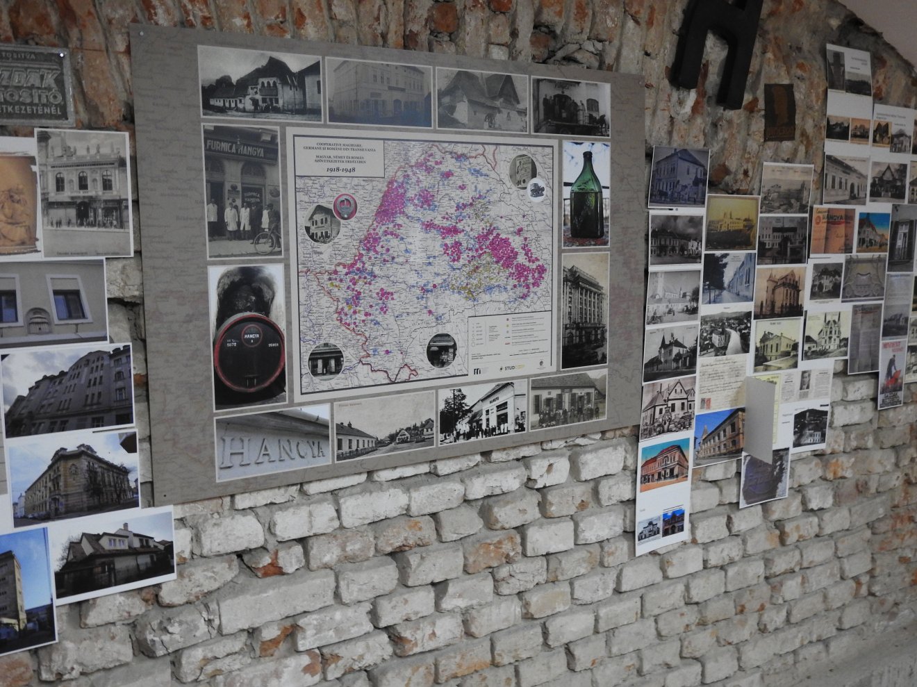 Térkép jelzi a mintegy ezerötszáz erdélyi szövetkezet helyszíneit •  Fotó: Makkay József