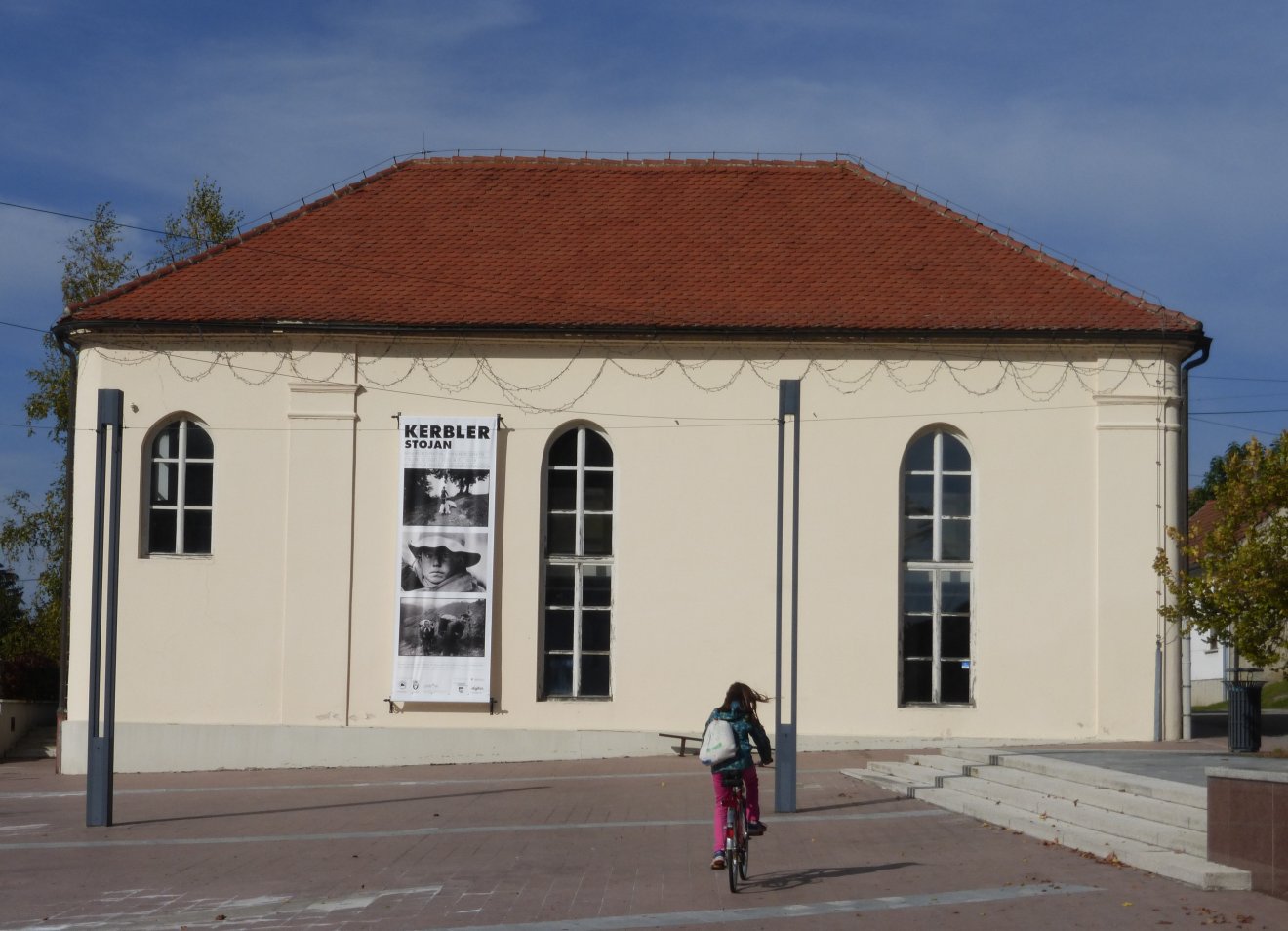 A rendezvénytérként, kiállító teremként helyrehozott zsinagóga •  Fotó: Csermák Judit