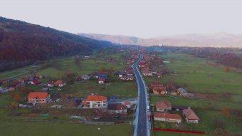 Hivatalosan is átadták az Erdélyi-szigethegység felújított útszakaszát Kolozs megyében