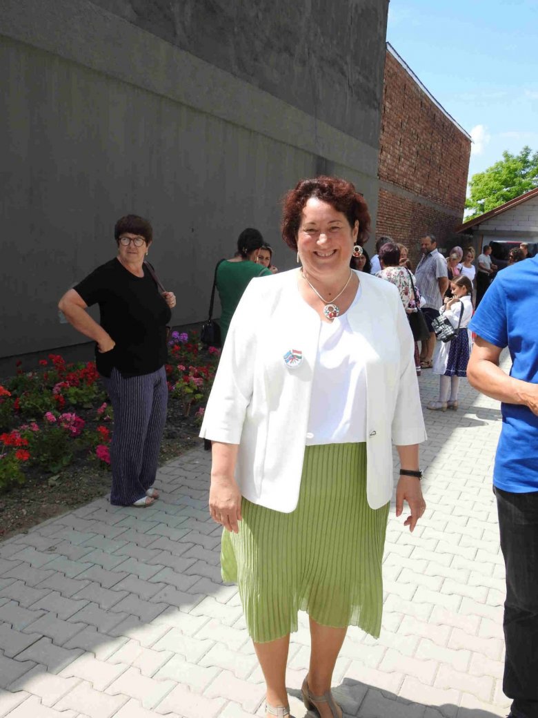 Csegezi Edit Zsuzsanna polgármestert a többségi románság is elfogadta •  Fotó: Makkay József