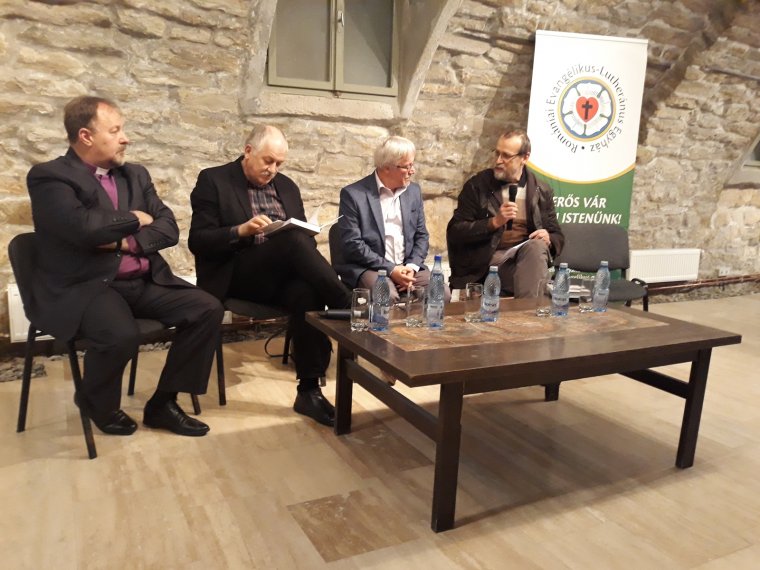 Zavaros idők, időtlennek szánt interjúk - Csinta Samu új kötetének bemutatója Kolozsváron