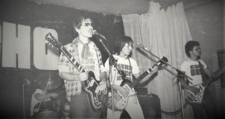 Vándorlás az erdélyi rockzene hosszú útján – négy évtized „keményzenei” eseményei és főszereplői Zilahi Csaba új kötetében