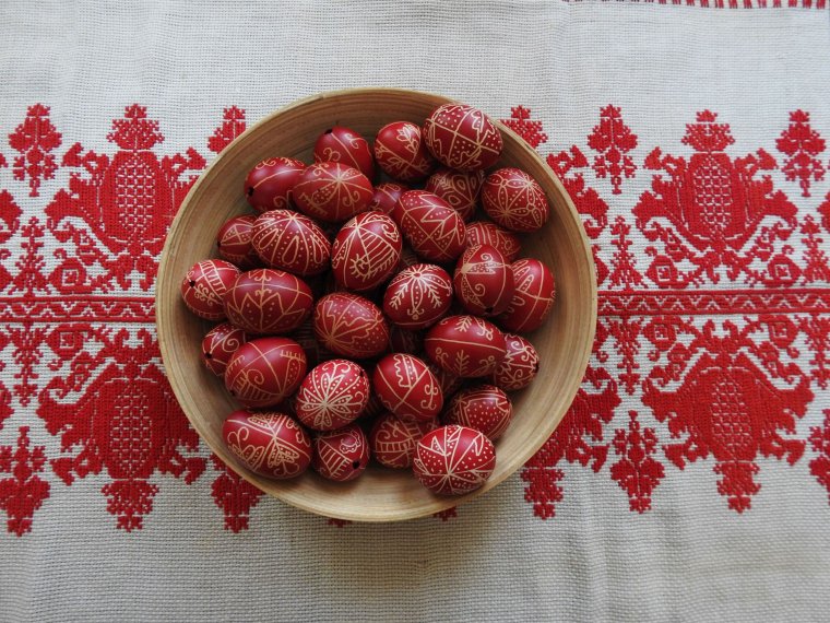 Képtelen történetek tojásra és nyúlra