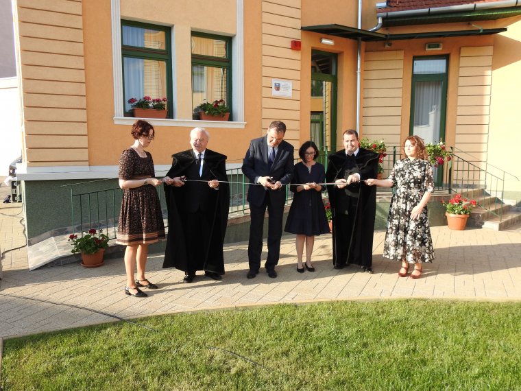 Új székházat kapott a Bihari Református Egyházmegye Nagyváradon