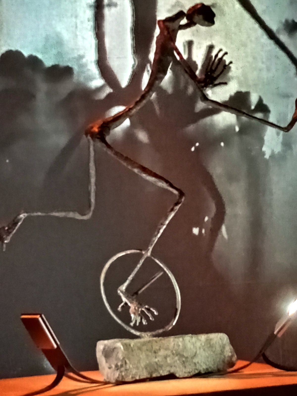 Film segítségével a szobor táncra perdül •  Fotó: Nánó Csaba