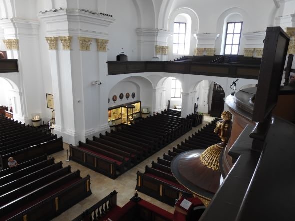 A Debreceni Nagytemplom belseje •  Fotó: Makkay József