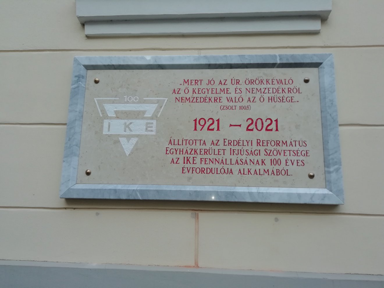 A Protestáns Teológia udvarán emléktáblát lepleztek le •  Fotó: Somogyi Botond