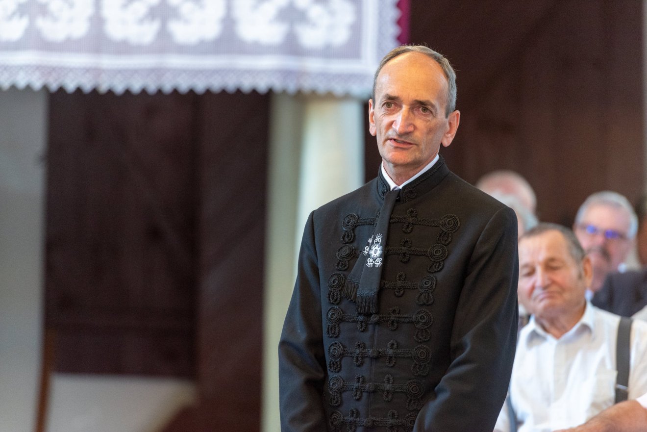 Gyurka Petikó Ferenc kurátor a presbitérium nevében szólt az ünneplő gyülekezethez •  Fotó: Kiss Gábor