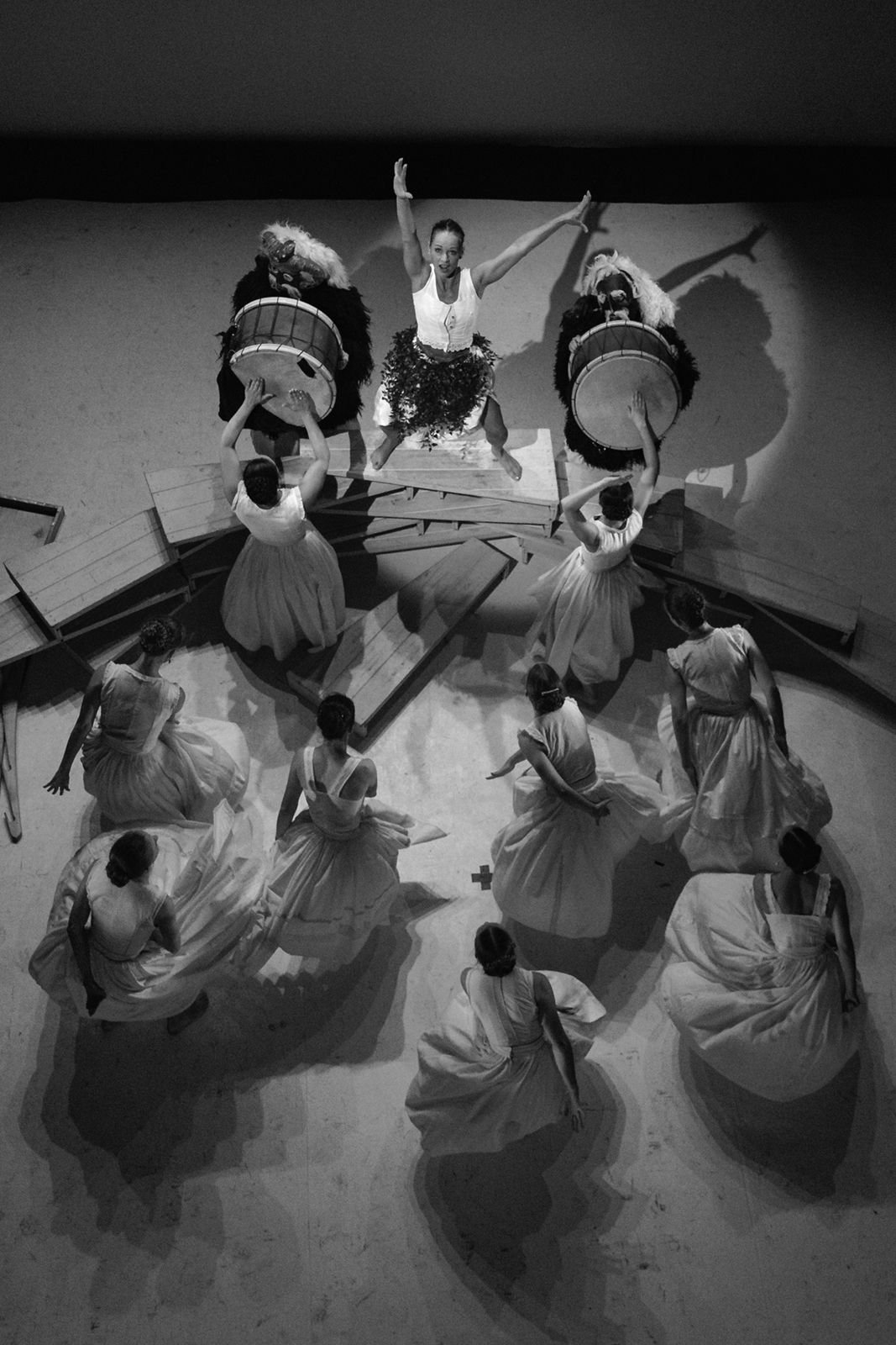 A próbák és az előkészületek világa •  Fotó: Hagyományok Háza