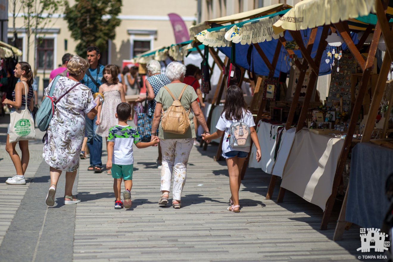 A kézművesek utcája a Magyar Napok idejénKolozsvár egyik legforgalmasabb helyszínének bizonyult •  Fotó: Kincses Kolozsvár Egyesület