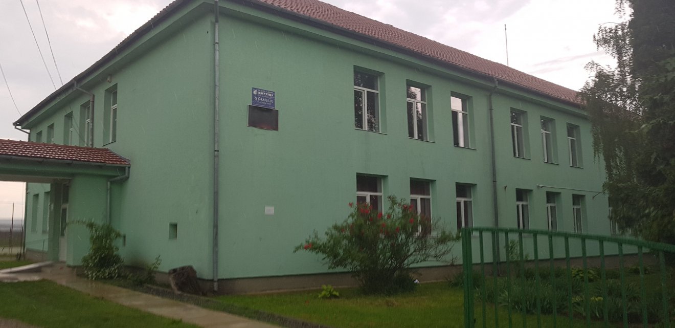 A felújított várfalvi iskola fogadná továbbra is az 5-8. osztályokat &bullet;  Fotó: Makkay József