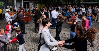 Csatatér helyett tánctér – VI. Szent Mihály-napi Táncháztalálkozó és Sokadalom Zentán