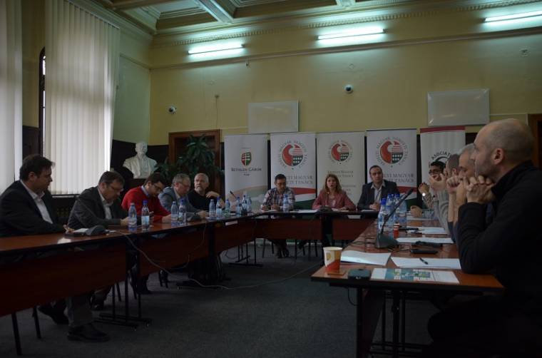 Párbeszéd az önrendelkezésért