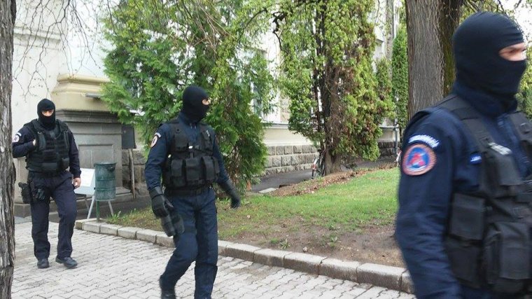 Kecskére a káposztát: rajtaütöttek a korrupcióellenes ügyészség csúszópénzt kérő munkatársán